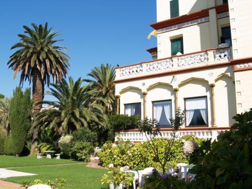 Hotel Hostal Del Sol Sant Feliu de Guíxols Ngoại thất bức ảnh