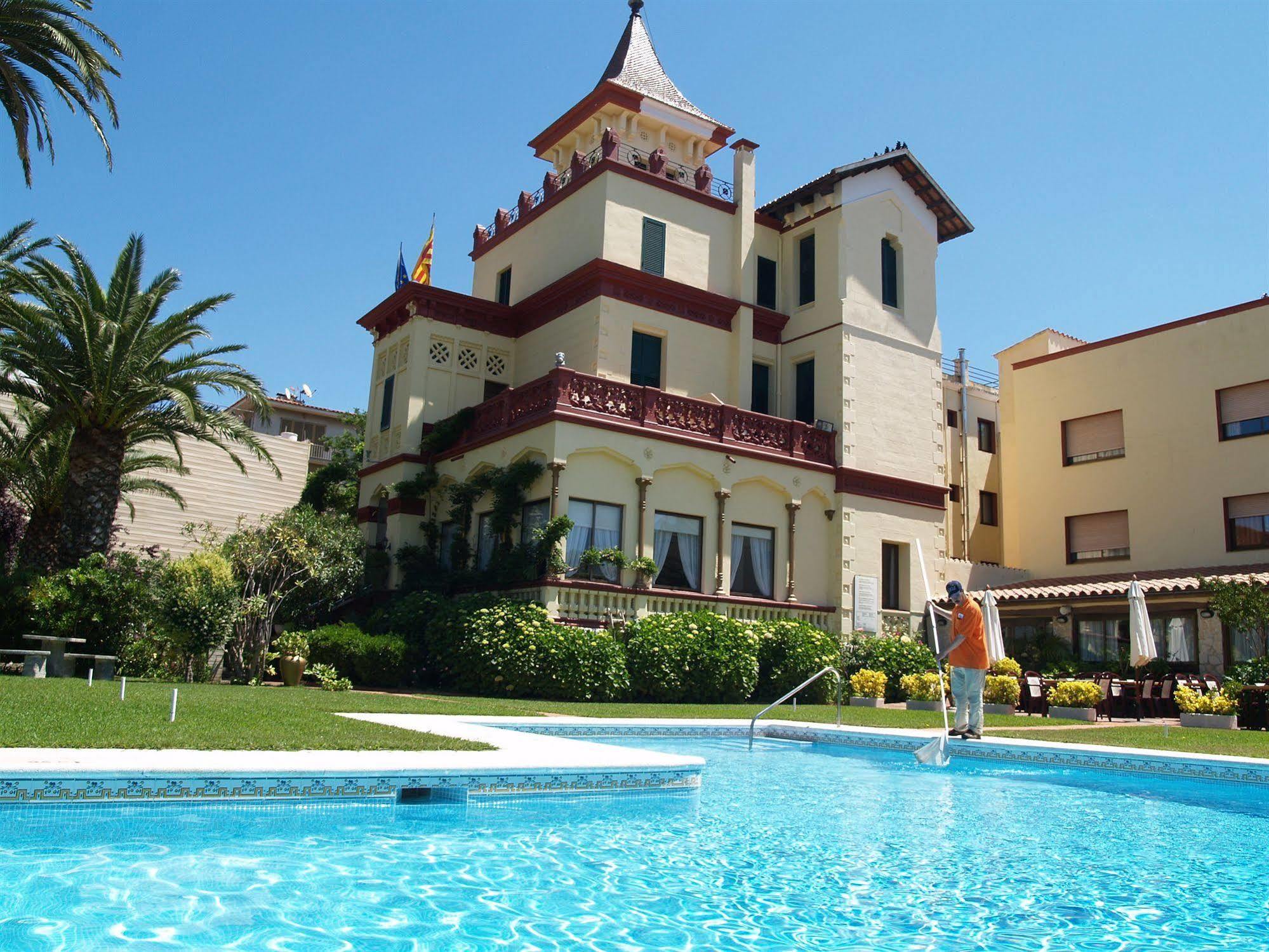 Hotel Hostal Del Sol Sant Feliu de Guíxols Ngoại thất bức ảnh