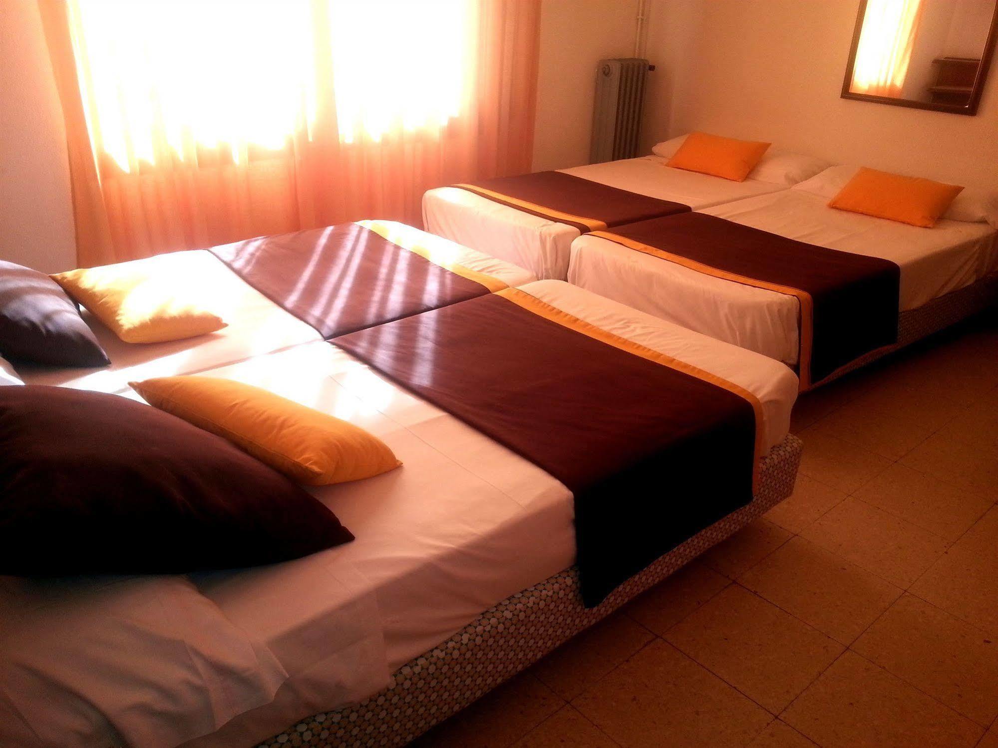 Hotel Hostal Del Sol Sant Feliu de Guíxols Ngoại thất bức ảnh